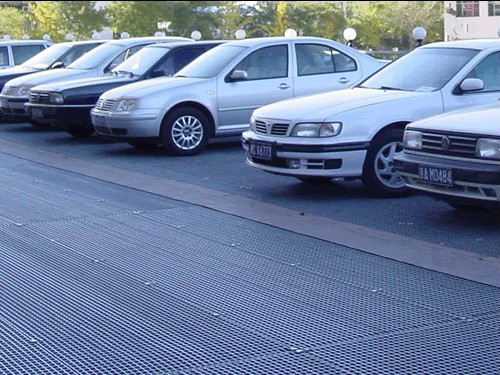 停車場<a href='http://www.sastav.cn'>鋼格柵</a>板